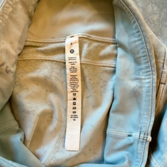 Lululemon Fast and Free Tights - Picture 10 of 11